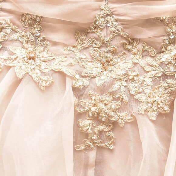 💫 Sottero & Midgley Couture Wedding Gown | Size 8 | Tiered Organza Corset-Back - Picture 6 of 7